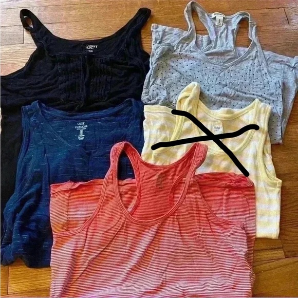 Bundle Gap & Old Navy tank tops women’s M - Picture 1 of 8